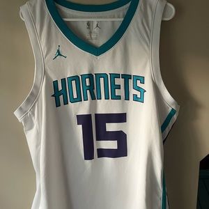 Men’s XL kemba walker hornets jersey